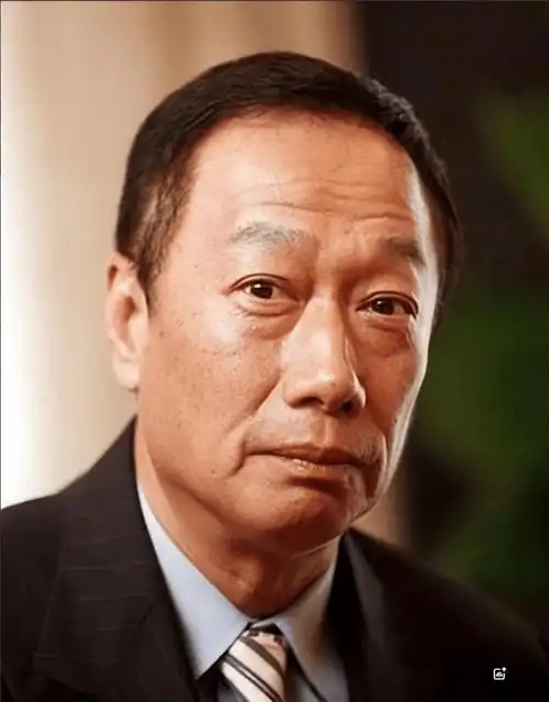 九游官网-富士康创始人郭台铭：“若两岸爆发冲突，我会誓死守护台湾”