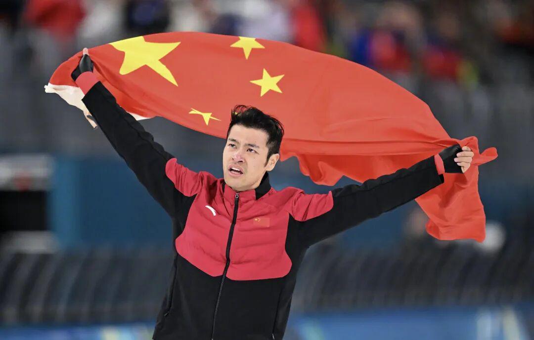 破奥运纪录！宁忠岩在米兰冰场创造历史