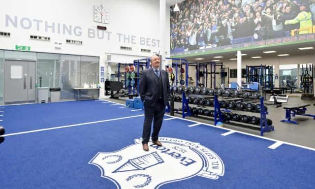 九游体育-【观察】做大“小球队” 贝尼特斯从卖大腕换血开始？